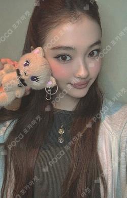 BITE NOW KITTY PLUSH ver. ELLA photocard image