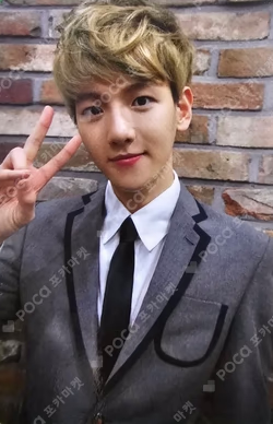 Imagen de la photocard de BAEKHYUN de EXO