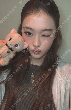 BITE NOW KITTY PLUSH ver. ELLA photocard image