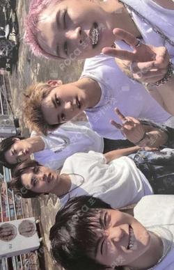 BLINGY Photobook Ver. BLINGY JETS Ver. Unit photocard image