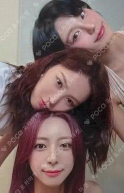 ITZY Unit photocard image
