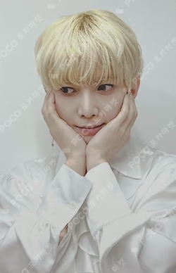 ATEEZ X ANITEEZ POP-UP STORE ANITEEZ IN Deja Vu TINY LIGHT STICK SCRUNCHIE