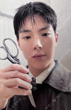 Imagen de la photocard de SHOWNU de MONSTA X
