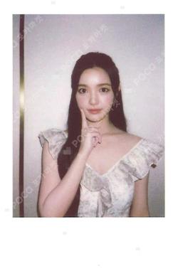 Hearts2Hearts YUHA photocard image