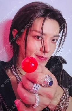 NCT 127 5TH TOUR NEO CITY : SEOUL - THE REDLINE RANDOM TRADING CARD YUTA photocard image