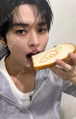 Stray Kids LEE KNOW photocard image