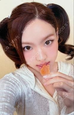 TWICE NAYEON photocard image