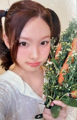 TWICE NAYEON photocard image