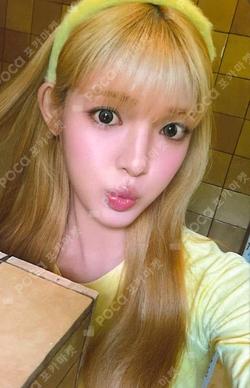 Hearts2Hearts YUHA photocard image