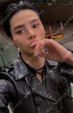 8TURN MYUNG HO photocard image