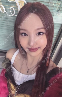 TWICE NAYEON photocard image