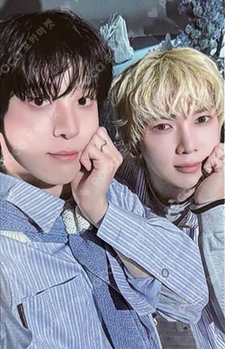 ATEEZ 8th Anniversary Exhibition : BLUE DRIFT RANDOM PHOTOCARD PACK