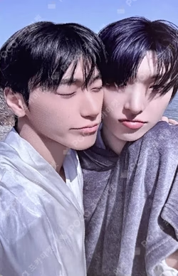 ATEEZ 8th Anniversary Exhibition : BLUE DRIFT RANDOM PHOTOCARD PACK