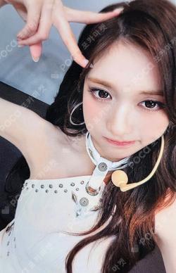 IVE LEESEO photocard image