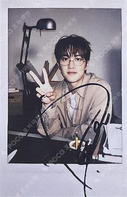 EXO D.O. photocard image