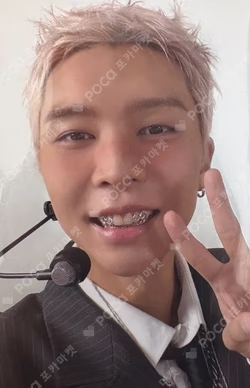 Imagen de la photocard de JOHNNY de NCT