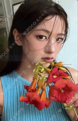 IVE YUJIN 的小卡圖片