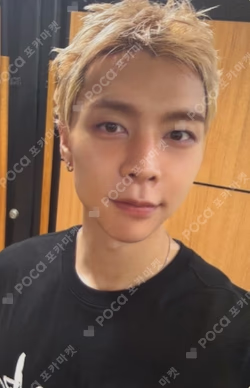 Imagen de la photocard de JOHNNY de NCT