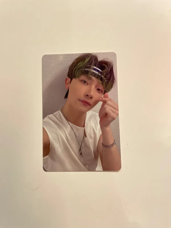 First Howling : WE STANDARD EDITION