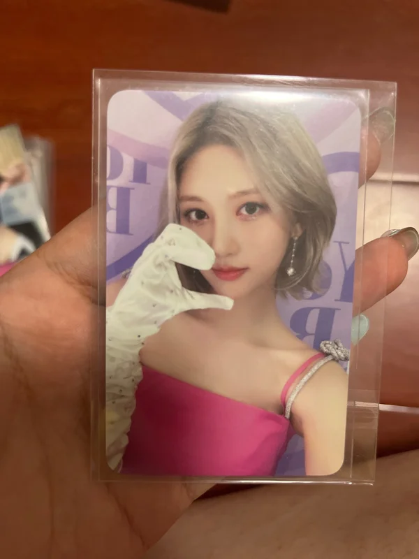 IVE THE FIRST FAN CONCERT The Prom Queens RANDOM PHOTOCARD PACK