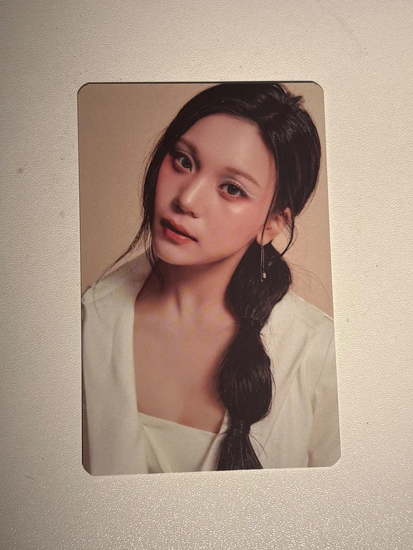 2025 VIVIZ WORLD TOUR [NEW LEGACY] in SEOUL TRADING CARD