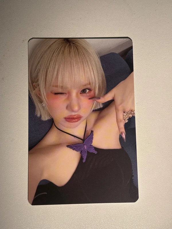 2025 VIVIZ WORLD TOUR [NEW LEGACY] in SEOUL TRADING CARD
