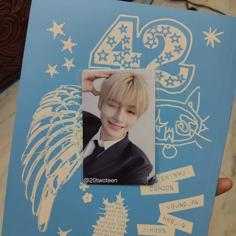 play hard POP-UP ALBUM PURCHASE REWARD