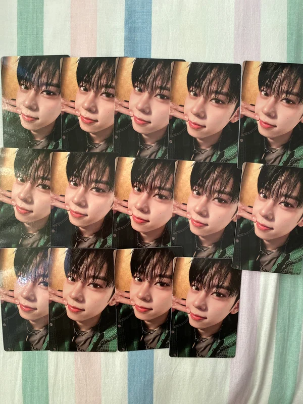 UPSIDE DOWN Photobook VER.