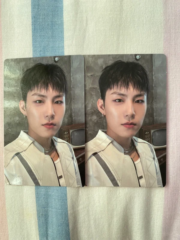 UPSIDE DOWN Photobook VER.