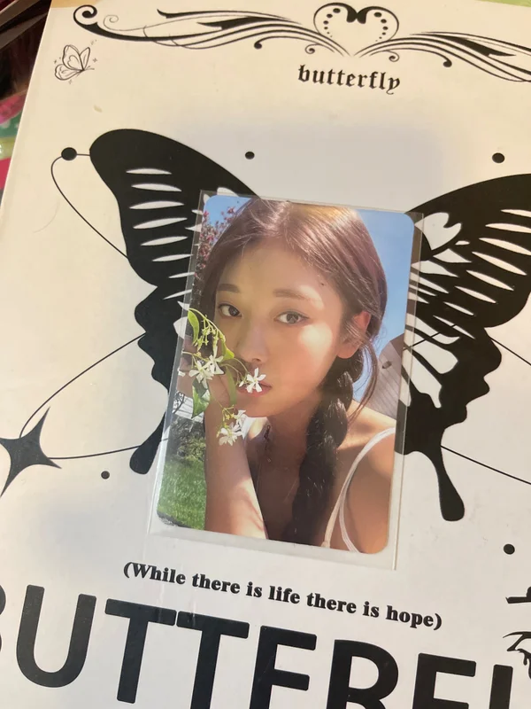 MY WORLD TRADING CARD SET A