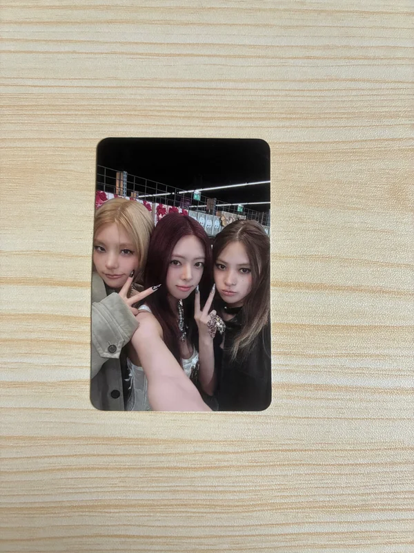 Yeji, Yuna & Ryujin | TUNNEL VISION Photobook Ver.