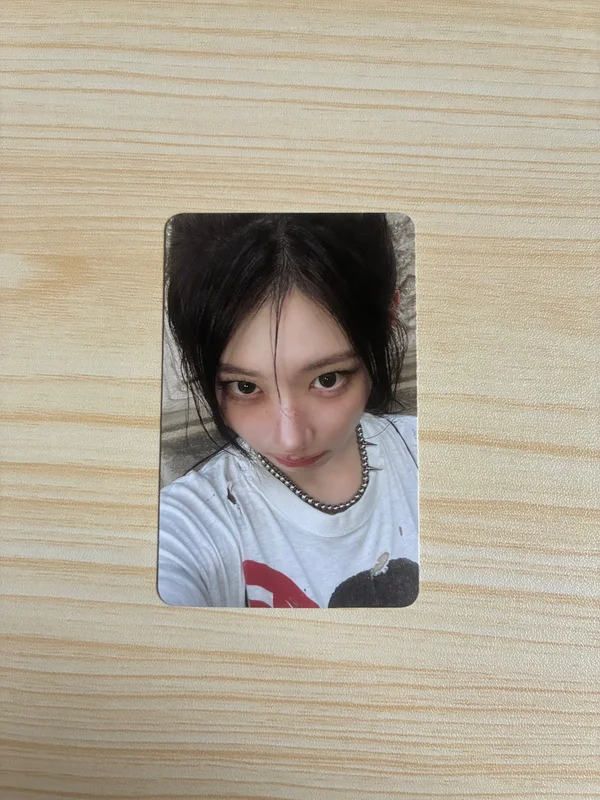 IVE LIZ 'Liz | Ive Love Dive Ver. 2' Photocard | Sold by