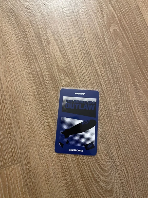ATEEZ SEONGHWA 'THE WORLD EP.2 : OUTLAW MINIRECORD' Photocard