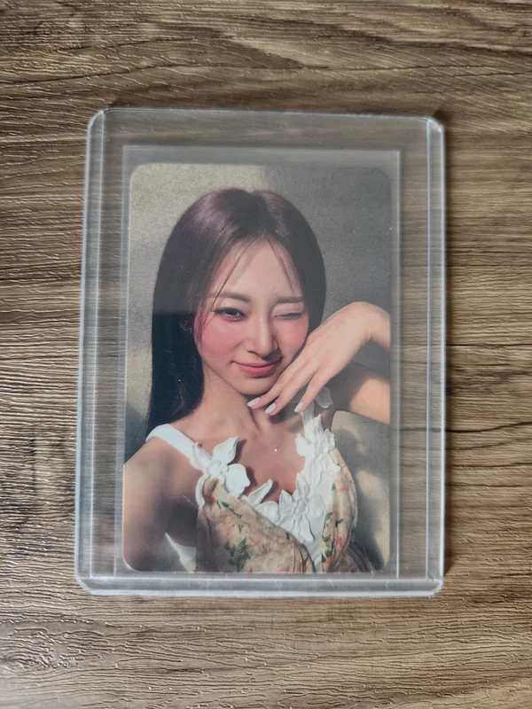 abouTZU random photocard