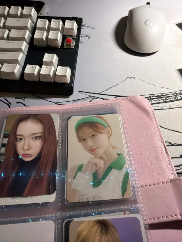 2024 SEASON'S GREETINGS RANDOM TRADING CARD
