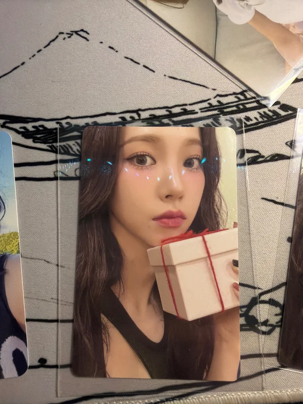 2024 PINK CHRISTMAS PHOTO CARD RANDOM PACK