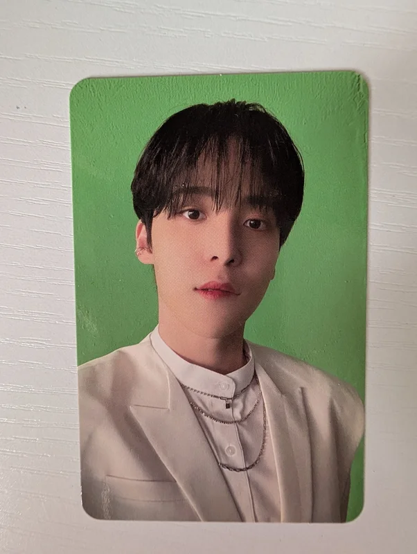 THE WORLD EP.1 : MOVEMENT DIGIPAK VER. hello82