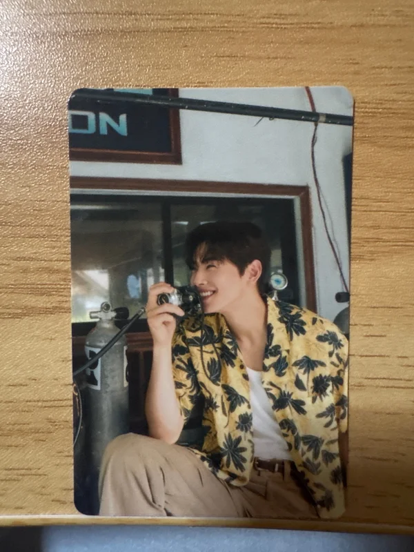 2022 OFFICIAL PHOTO BOOK [MAGAZINE] TRADING CARD