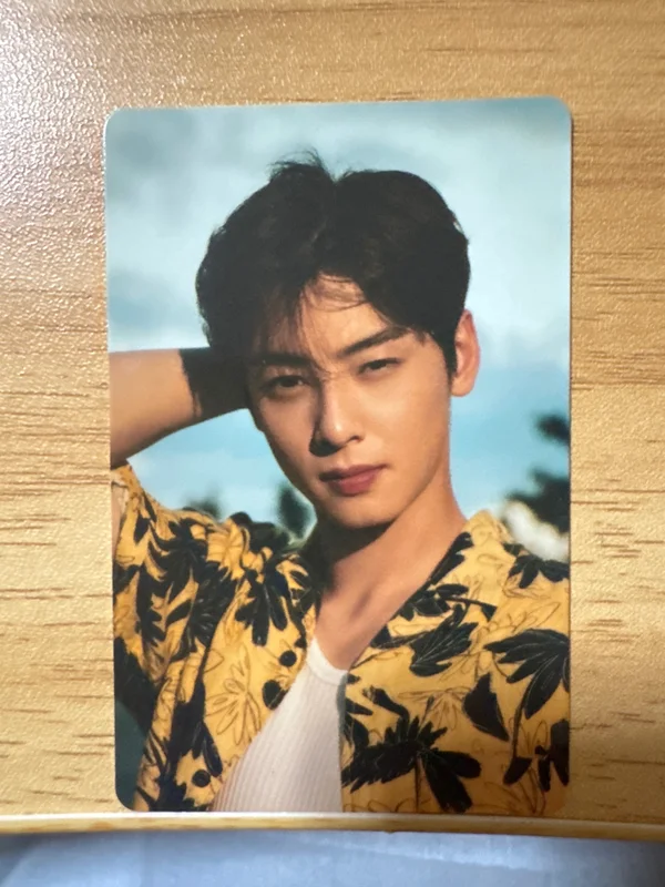 2022 OFFICIAL PHOTO BOOK [MAGAZINE] TRADING CARD