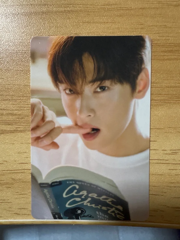 2022 OFFICIAL PHOTO BOOK [MAGAZINE] TRADING CARD