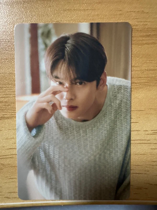 2022 OFFICIAL PHOTO BOOK [MAGAZINE] TRADING CARD