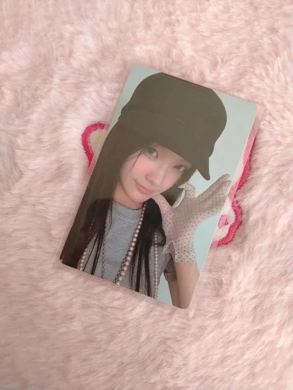 bomb GLLIT ver. WEVERSE