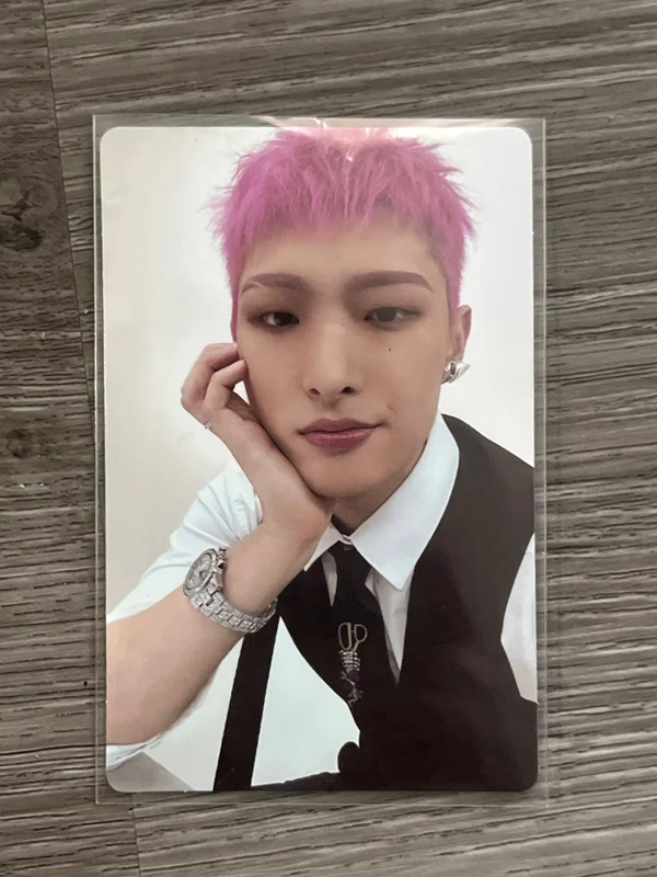 THE WORLD EP.2 : OUTLAW OFFICIAL POP-UP STORE COLLECT BOOK