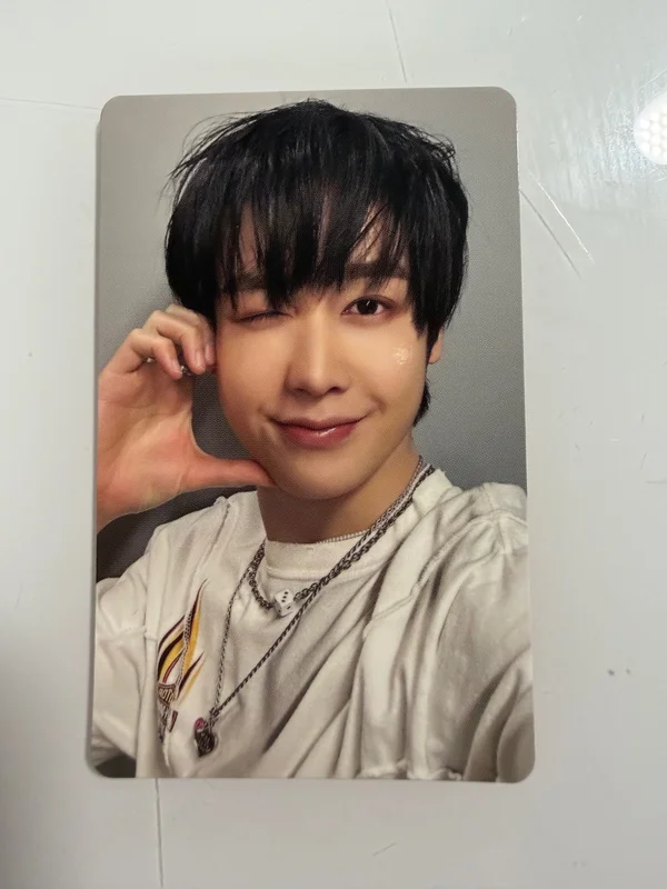 Tsuki (Lunatic) xikers JAPAN OFFICIAL FANCLUB