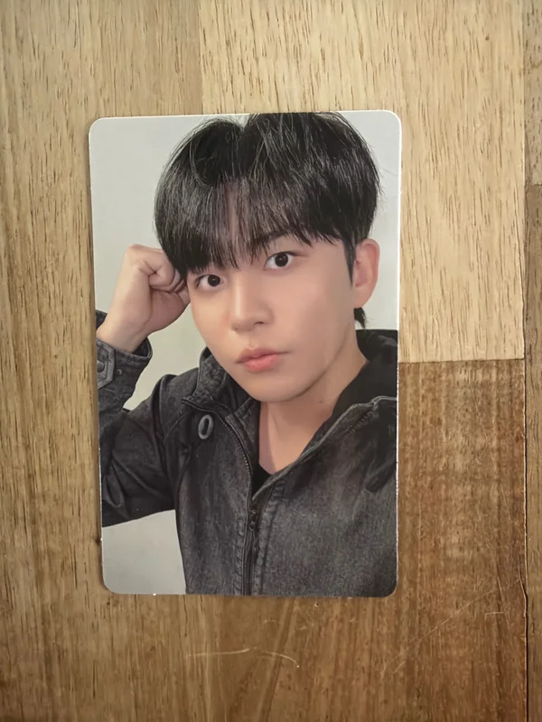 ATEEZ 7TH ANNIVERSARY OFFICIAL POP-UP '8ROOM' RANDOM PHOTOCARD PACK ver.A