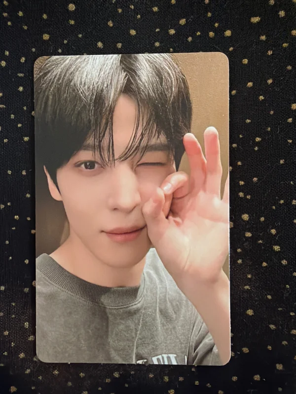 ATEEZ 7TH ANNIVERSARY OFFICIAL POP-UP '8ROOM' RANDOM PHOTOCARD PACK ver.A