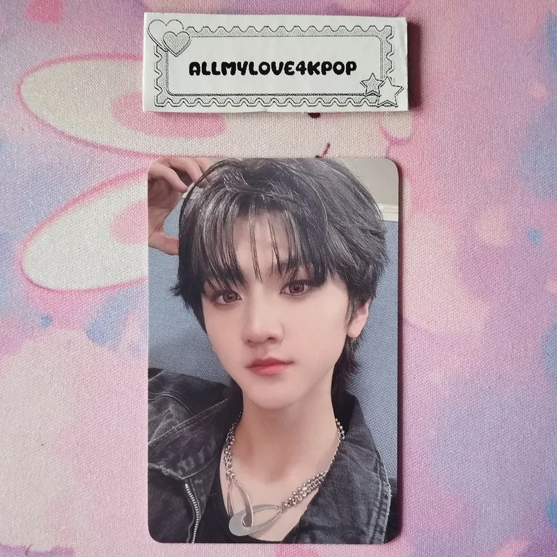 UNDENIABLE EVERLINE TRADING CARD