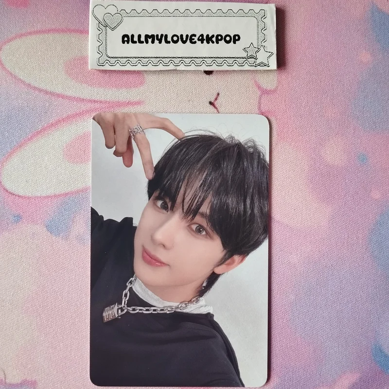 UNDENIABLE EVERLINE TRADING CARD