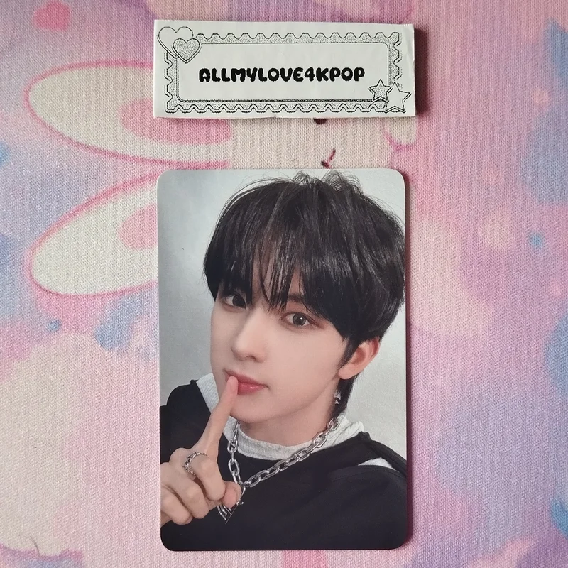 UNDENIABLE EVERLINE TRADING CARD