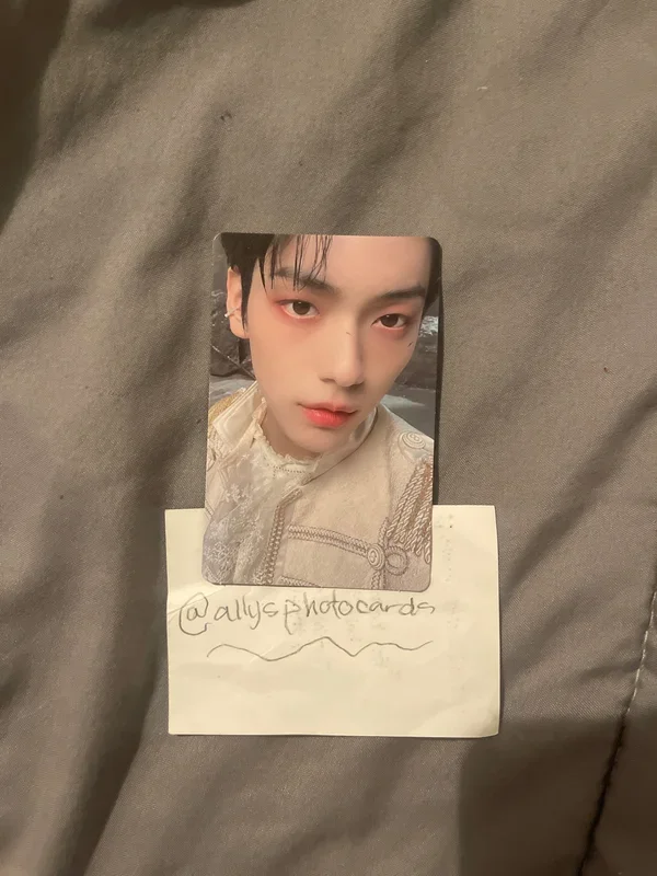SOOBIN: [ The Chaos Chapter: FREEZE WORLD Ver. ]